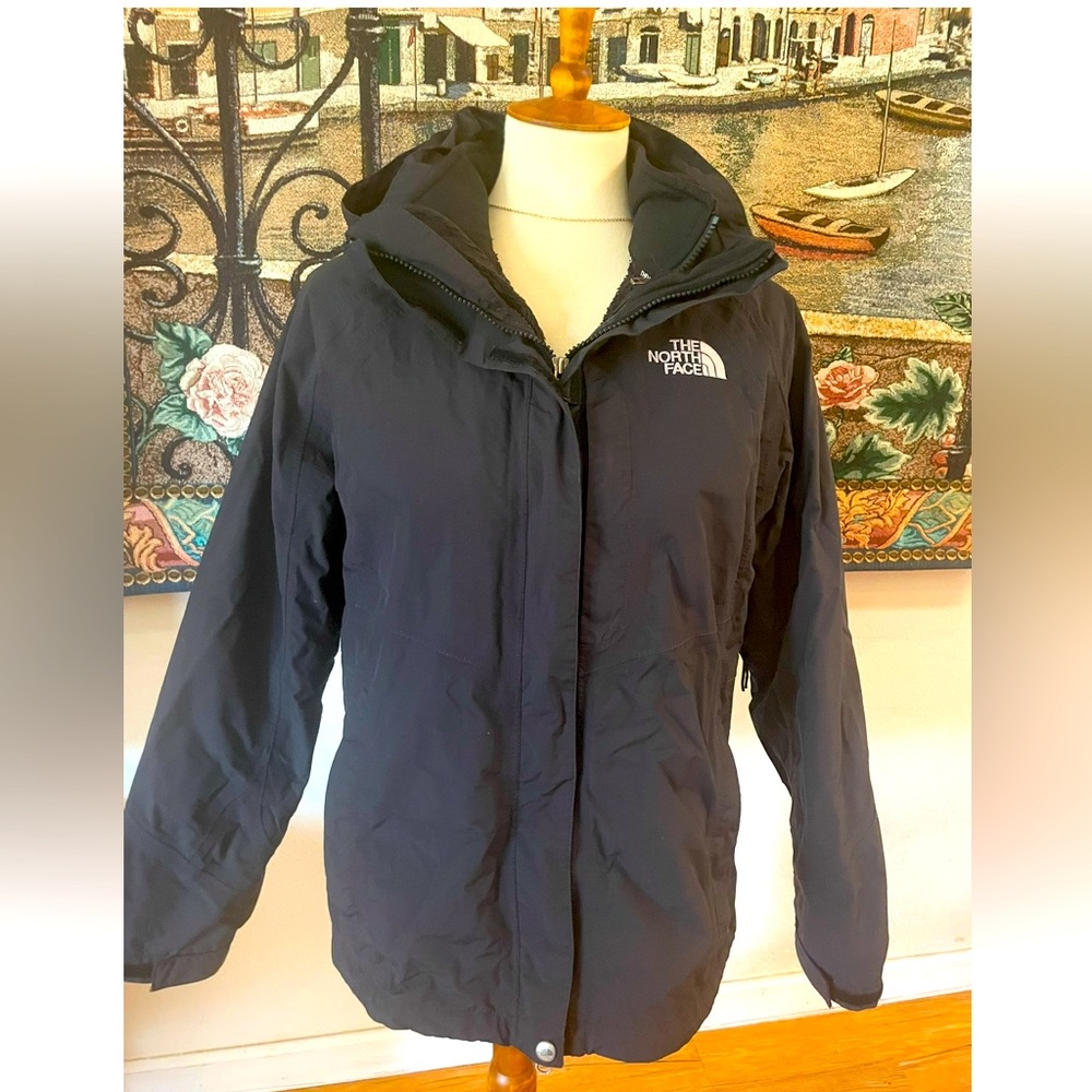 Women North Face Dual layer Jacket. Size Large